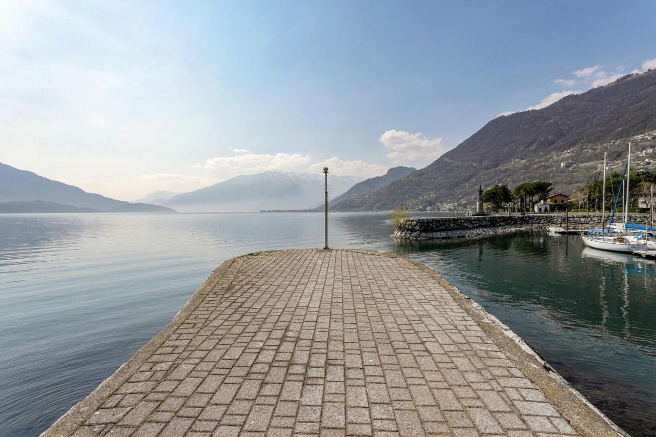 Yellow Lake View By Halldis Gera Lario Exteriér fotografie